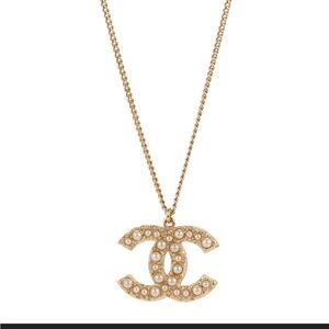 Chanel pearl necklace